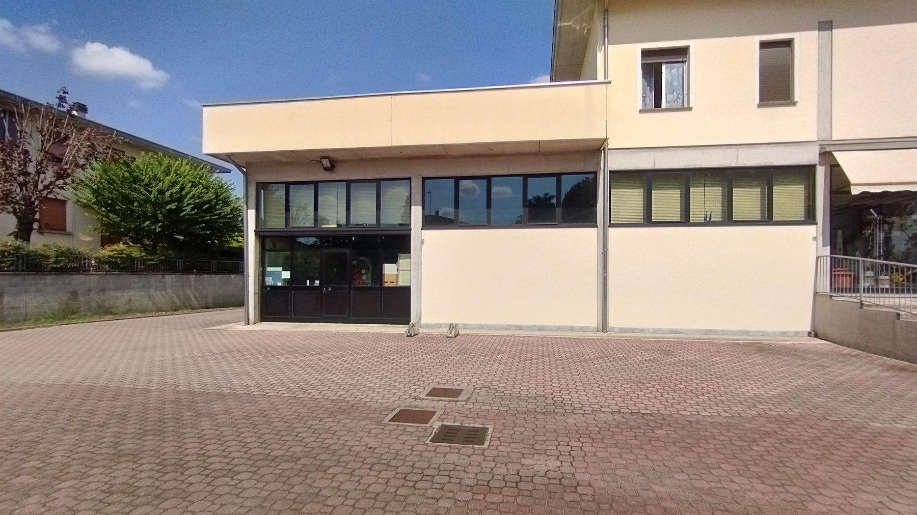 Ingresso della Ferramenta Giordani in via Carlo Aimi 40 a Fontanellato